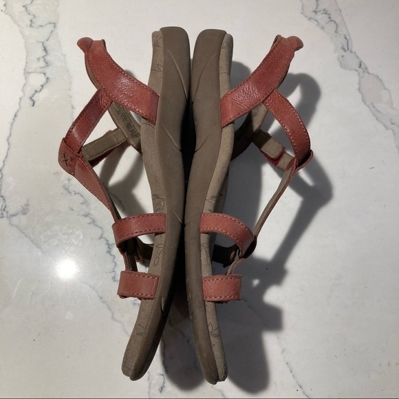 TAOS Sz 11 Trophy 2 Leather Strappy Sandal - Picture 5 of 9